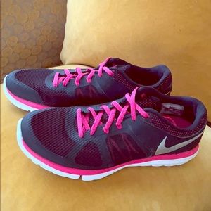 NIKE FLEX RUN 2014 RUNNING SHOES